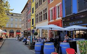 Bleu d'Iena - Parking gratuit et vue montagnes
